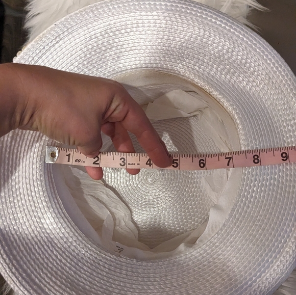 Authentic Vintage Derby Hat with Tulle - Picture 4 of 7